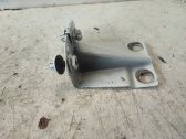 Fender mounting bracket