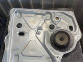 Front window lifting mechanism without motor