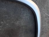 Garniture pour voûte de roue avant