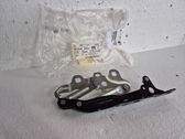 Engine bonnet/hood hinges