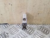 Abrazadera del inyector de combustible