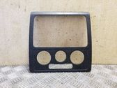 Moldura de la unidad delantera de radio/GPS