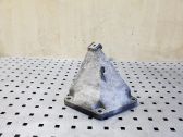 Engine mounting bracket