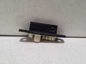 Interruptor para abrir la puerta trasera