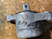Engine mount bracket