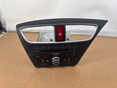 Radio / CD-Player / DVD-Player / Navigation