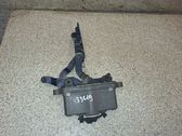 Engine bonnet/hood hinges