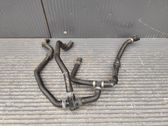 Tuyau de liquide de refroidissement moteur