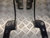 Engine bonnet/hood hinges