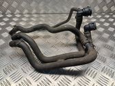 Tuyau de liquide de refroidissement moteur