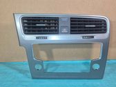 Grille d'aération centrale