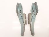 Engine bonnet/hood hinges