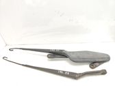 Windshield/front glass wiper blade