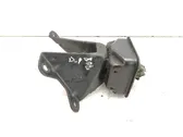 Engine mounting bracket