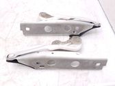 Engine bonnet/hood hinges