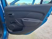 Moldura del tarjetero de la puerta trasera