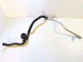 Tuyau de liquide de refroidissement moteur