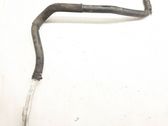 Tuyau de liquide de refroidissement moteur