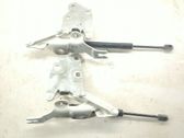 Engine bonnet/hood hinges