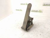 Accelerator throttle pedal