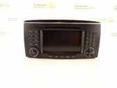 Radio / CD-Player / DVD-Player / Navigation