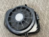 Parcel shelf speaker