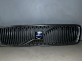 Front bumper upper radiator grill