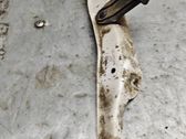 Fender mounting bracket