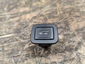 Tailgate/boot open switch button