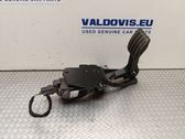 Accelerator throttle pedal