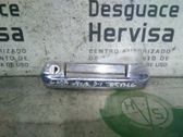 Manecilla externa puerta delantera