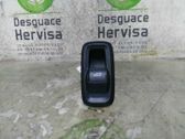 Poignée inférieure de porte avant