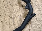 Tuyau de liquide de refroidissement moteur