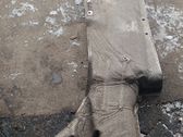 Center/middle under tray cover