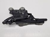Engine bonnet/hood hinges
