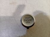 Bouton poussoir de démarrage du moteur