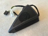 Altavoz de alta frecuencia en la puerta delantera