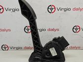 Accelerator throttle pedal