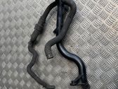 Tuyau de liquide de refroidissement moteur