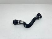 Tuyau de liquide de refroidissement moteur