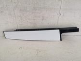 (C) garniture de pilier