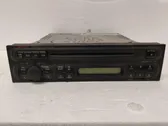 Radio/CD/DVD/GPS-pääyksikkö