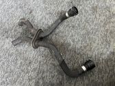 Tuyau de liquide de refroidissement moteur