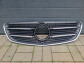 Grille calandre supérieure de pare-chocs avant