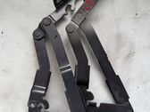 Engine bonnet/hood hinges