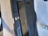 Moldura de la puerta trasera