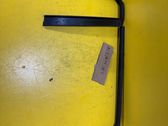 Moulures des vitres de la porte arrière