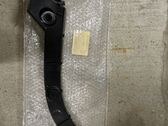 Rear bumper mounting bracket