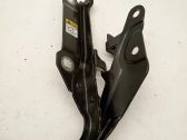 Engine bonnet/hood hinges