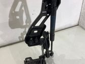 Tailgate/trunk/boot hinge